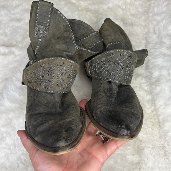 ZARA Point Toe MIDI Gray Green Cowboy Boots SZ 38 Embroidered Chain Deta… - Picture 3 of 12